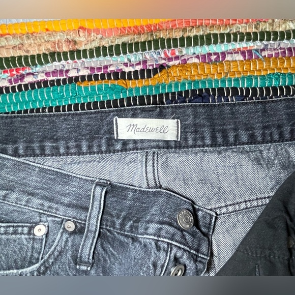 Madewell Relaxed Denim Shorts Faded Black Color Raw Hem - Picture 9 of 11